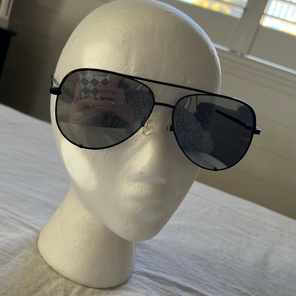 Quay x Desi High Key Aviator Sunglasses Black Metal Frame Mirror Smoke Lens - Picture 6 of 16